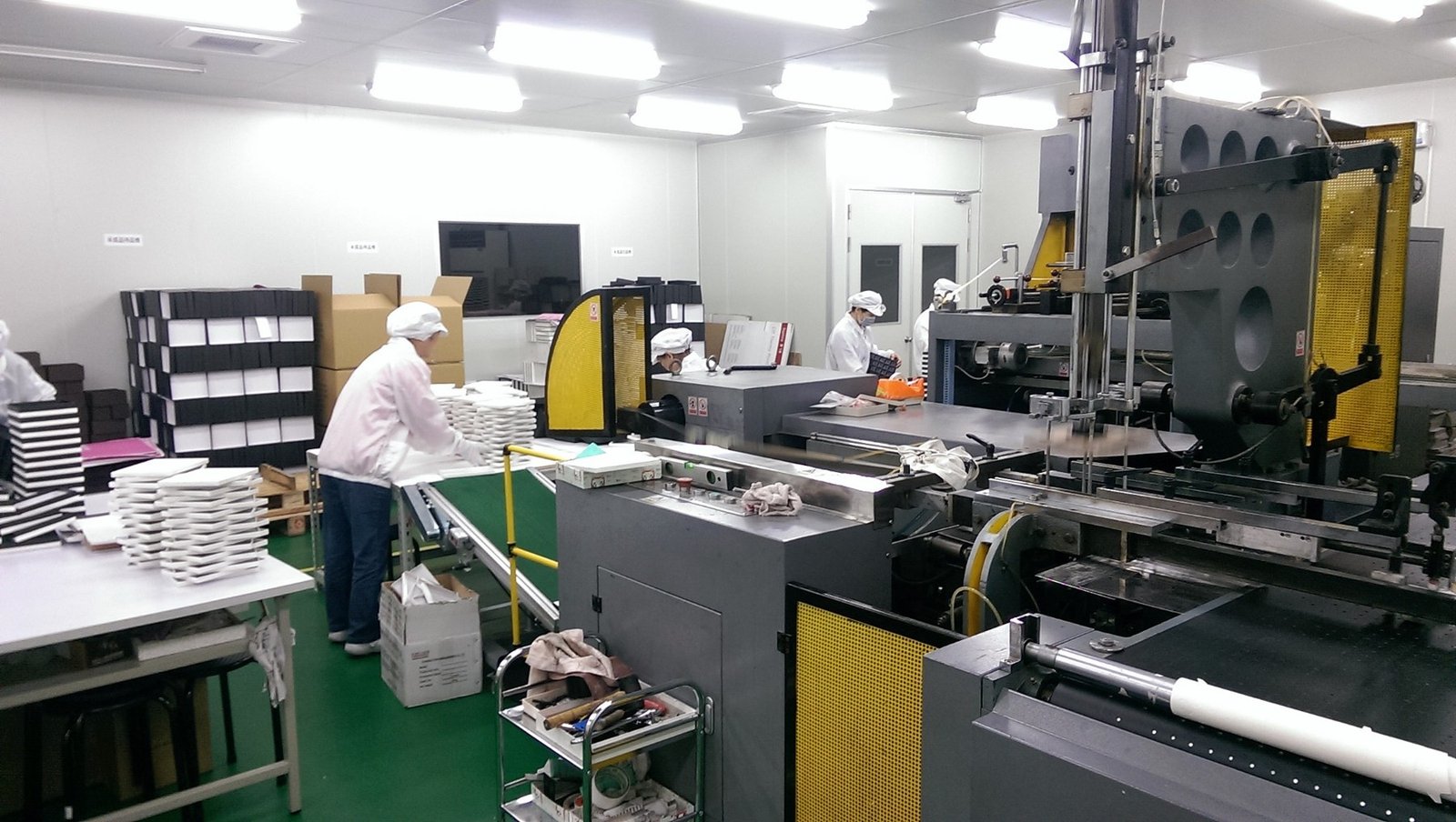 Mitsuiwa automated rigid box production line