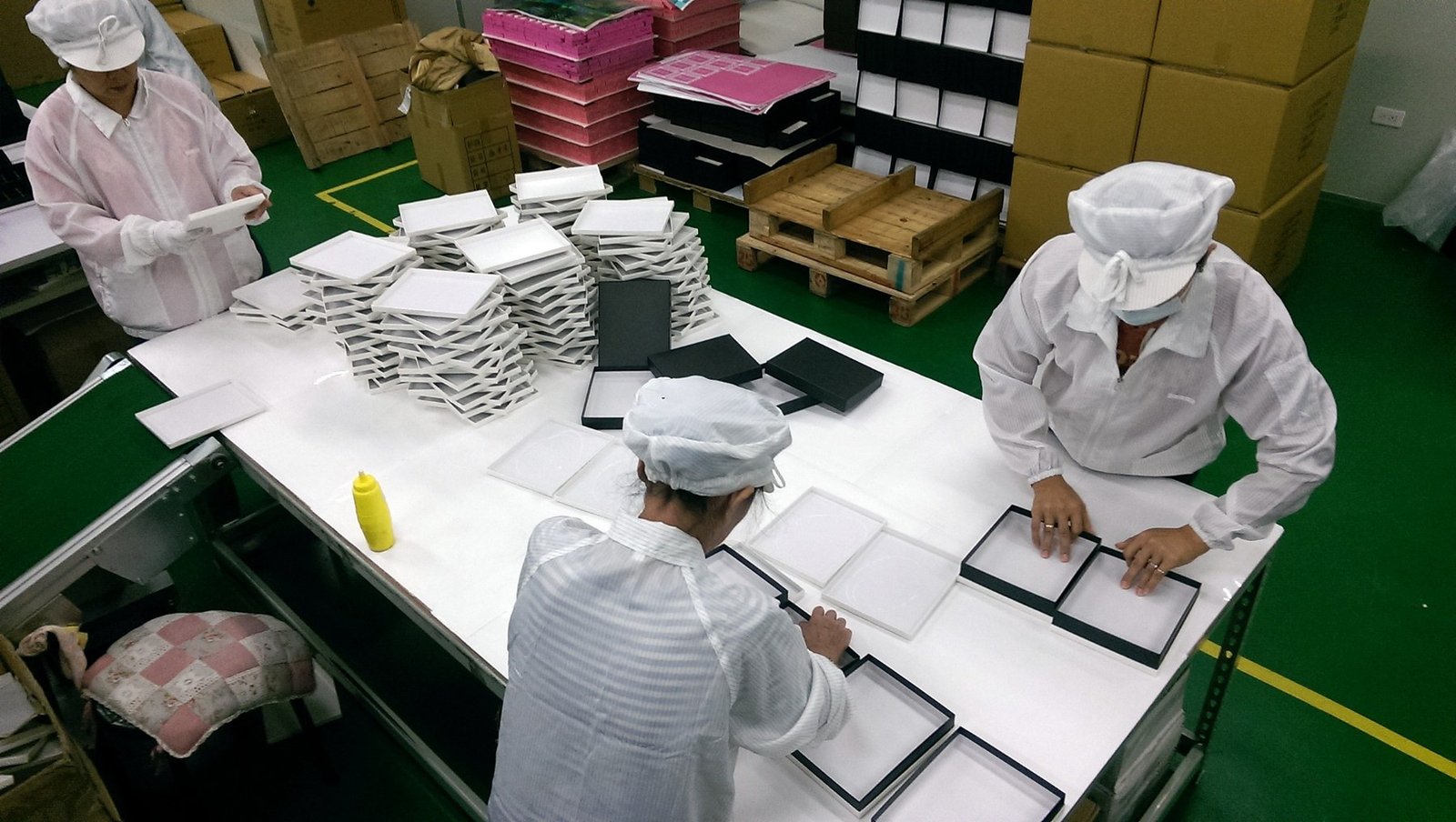 Manual assembly and inspection
